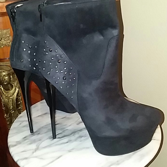 NIB 7 inch black suede platform boots w/ studs - Picture 5 of 5